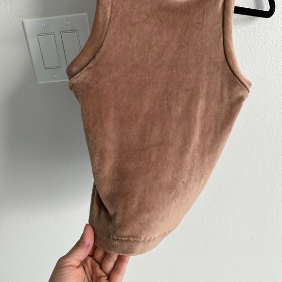 SKIMS Velour crewneck tank top honey camel size Xsmall - Picture 3 of 4